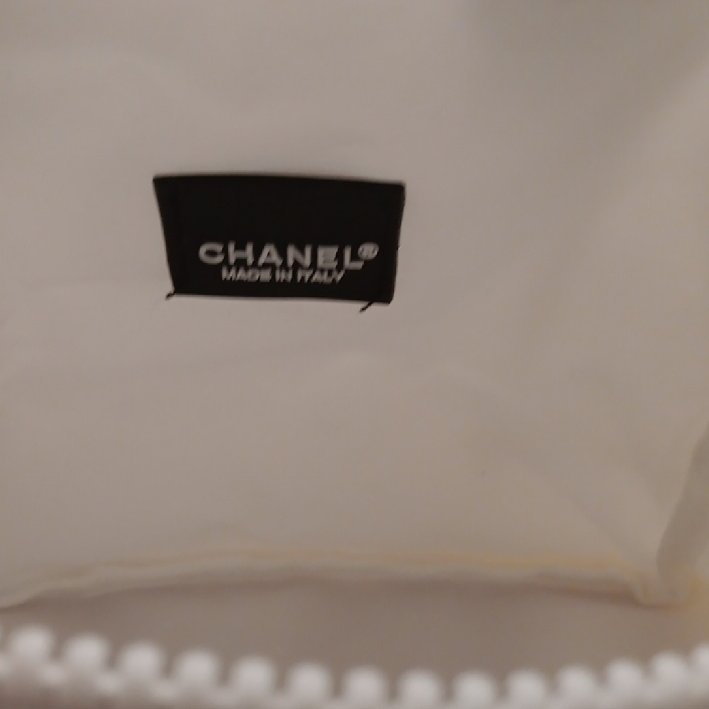 Chanel White and Black Women's Bag - Picture 4 of 8